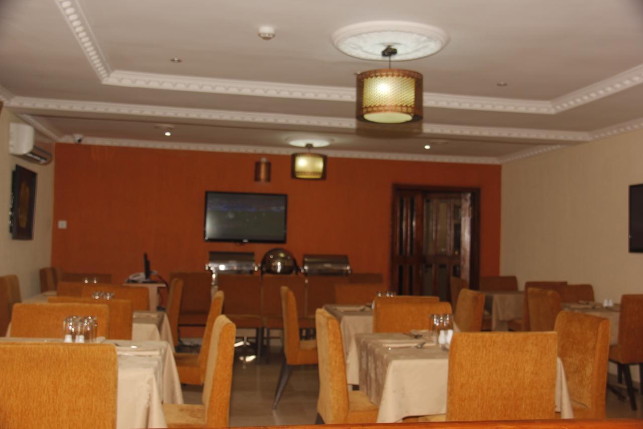 Crown Cottage Hotel Ikeja Exterior photo