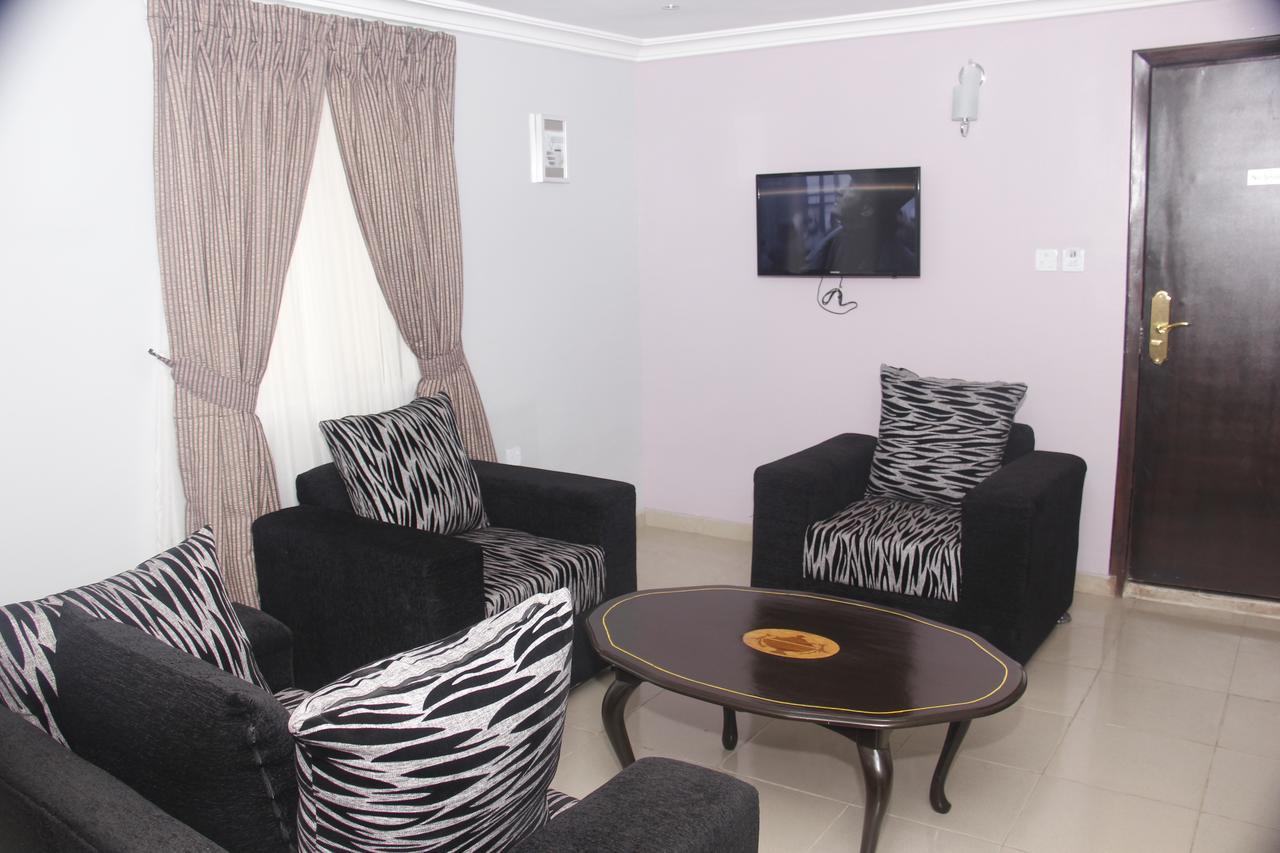 Crown Cottage Hotel Ikeja Exterior photo