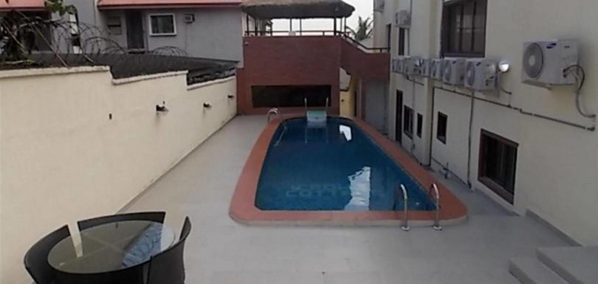 Crown Cottage Hotel Ikeja Exterior photo